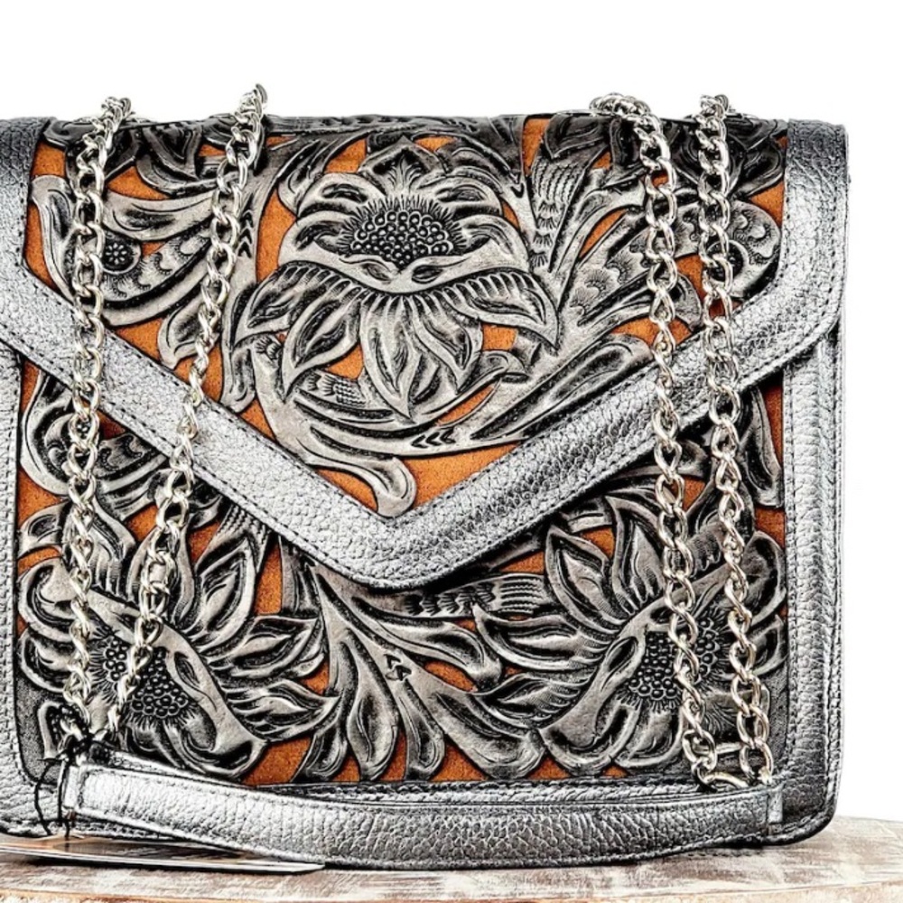 Mirasol Black Leather Tote with Chain Detail